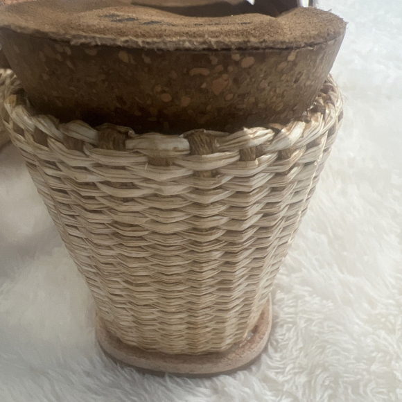 NWT Sofft Women's Devyn Sz 9.5 Wedge Sandals White Leather Open Toe Ankle Strap - Picture 13 of 16